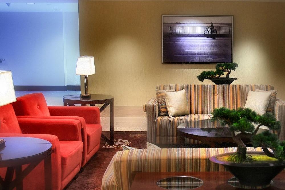 Hilton Garden Inn Bethesda Downtown Exterior photo