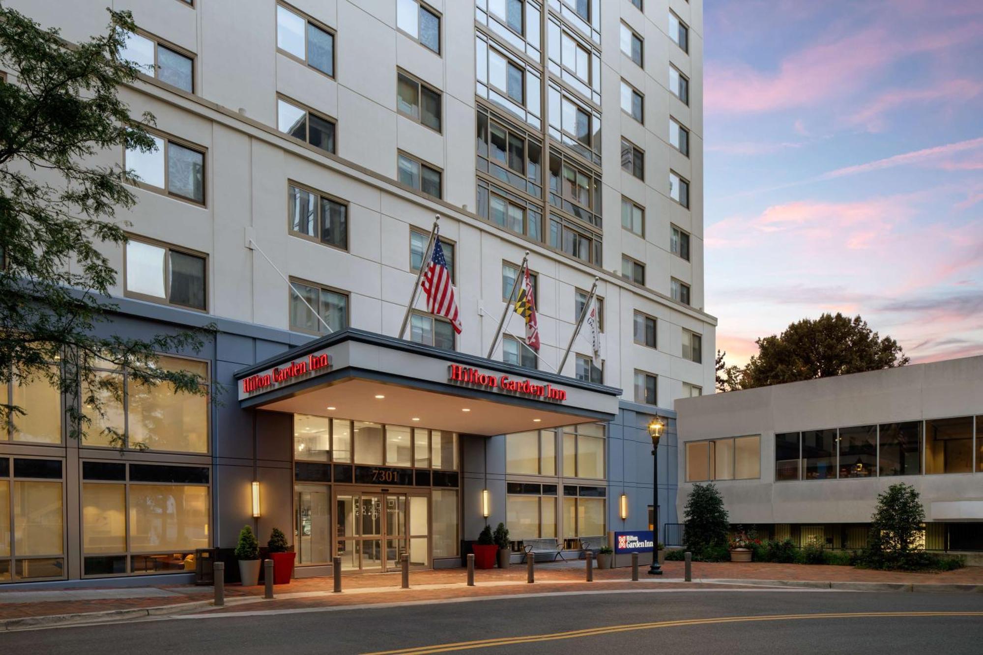 Hilton Garden Inn Bethesda Downtown Exterior photo